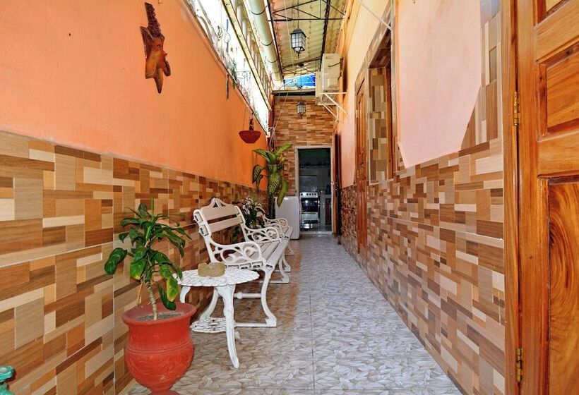 پانسیون Cadena Hostal Roberto Carlos