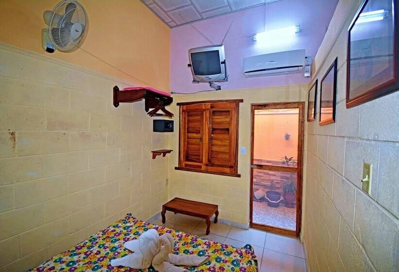 پانسیون Cadena Hostal Roberto Carlos