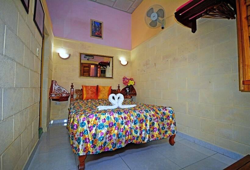 پانسیون Cadena Hostal Roberto Carlos