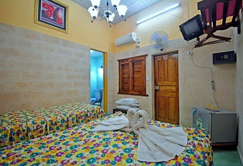 پانسیون Cadena Hostal Roberto Carlos