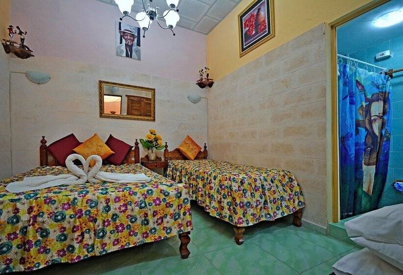 پانسیون Cadena Hostal Roberto Carlos