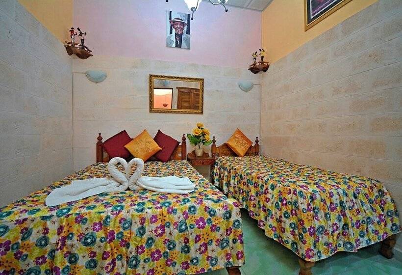 پانسیون Cadena Hostal Roberto Carlos