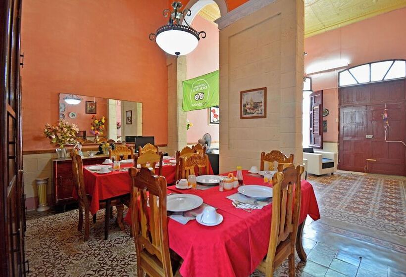 پانسیون Cadena Hostal Roberto Carlos