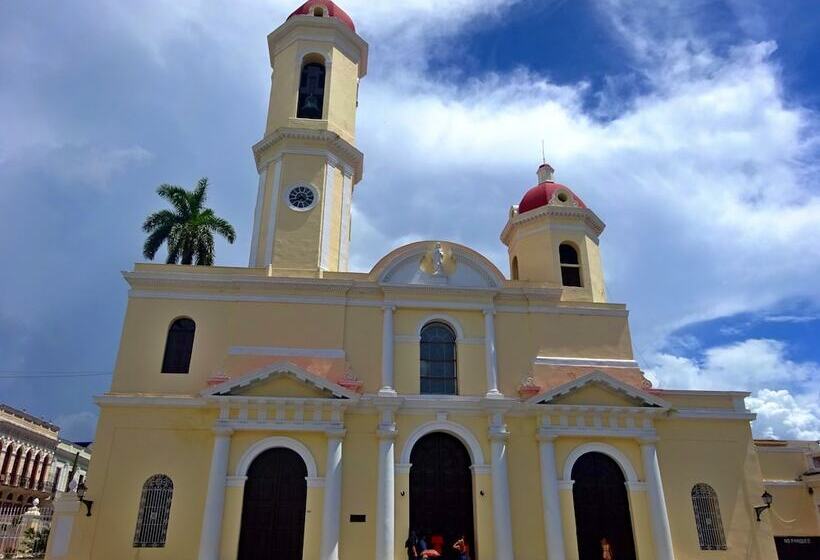 پانسیون Cadena Hostal Roberto Carlos