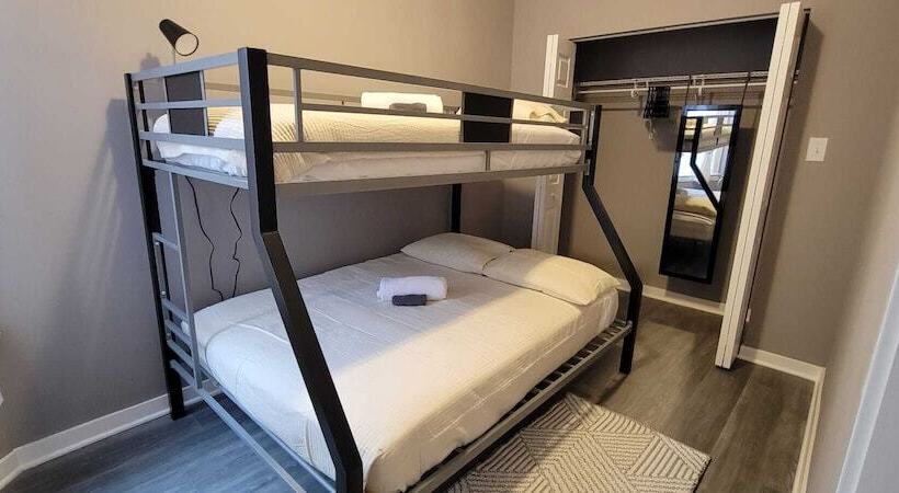 بنسيون Chicago Avenue Inn