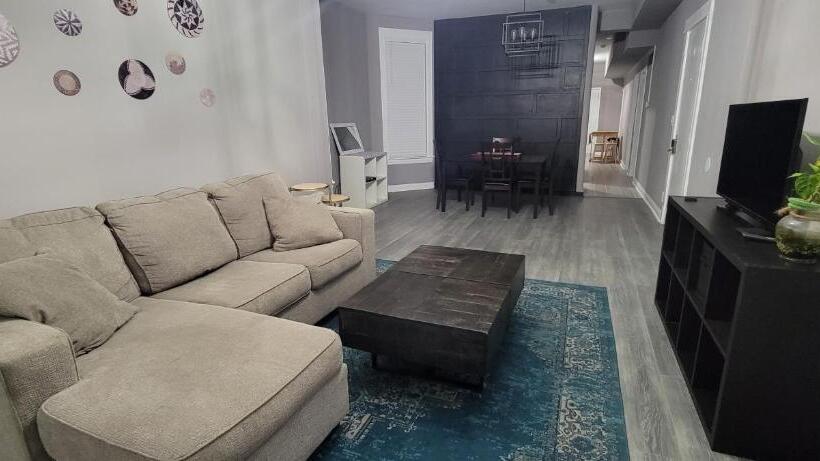 بنسيون Chicago Avenue Inn