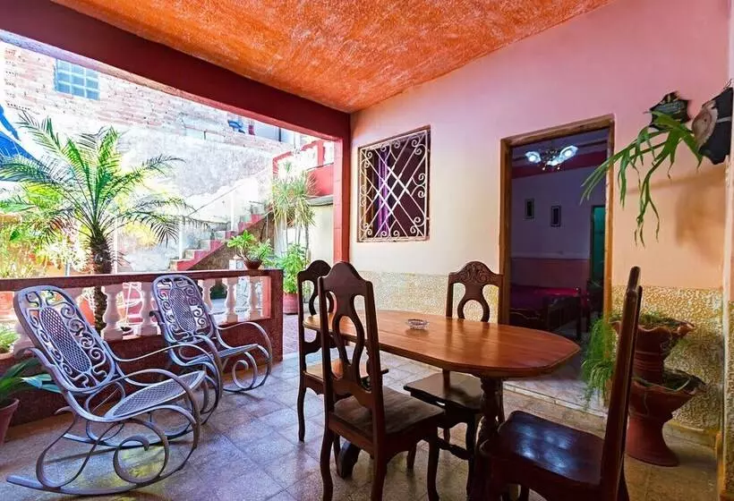 ペンション Hostal Doña Antonia