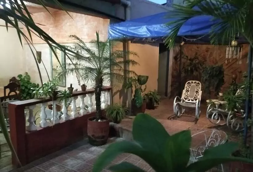 ペンション Hostal Doña Antonia