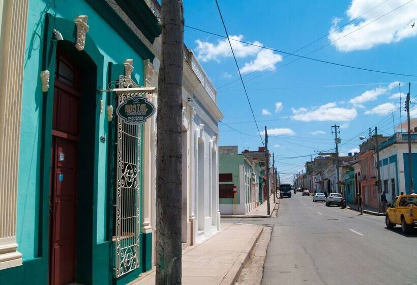 پانسیون Hostal Juventas