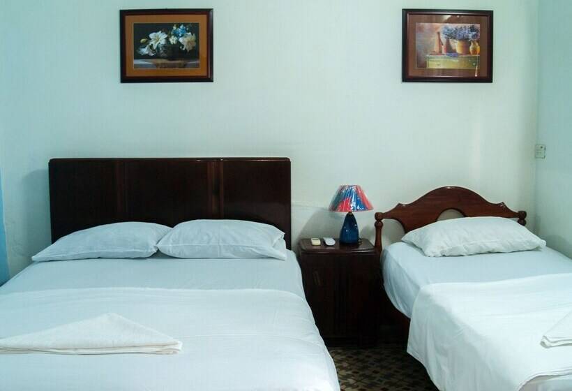 پانسیون Hostal Juventas