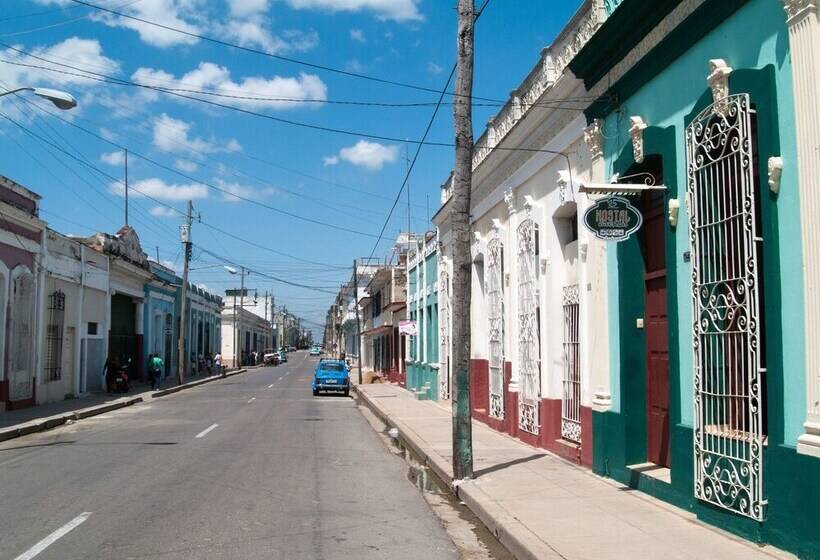 پانسیون Hostal Juventas