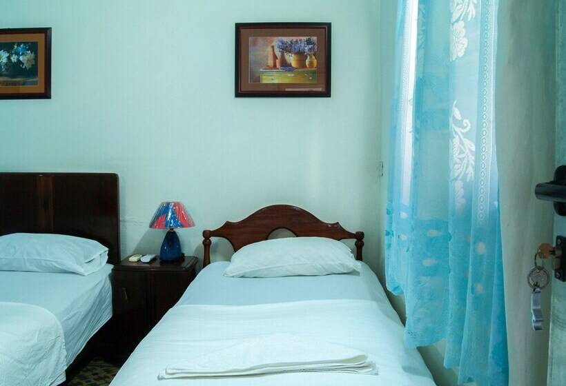 پانسیون Hostal Juventas