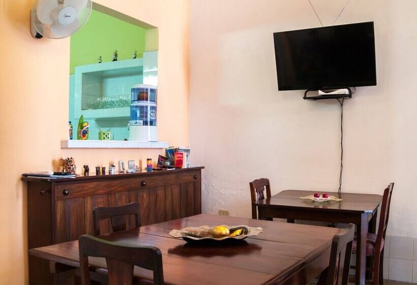 پانسیون Hostal Juventas