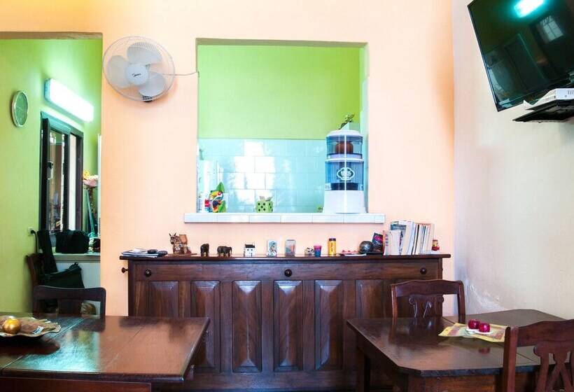 پانسیون Hostal Juventas