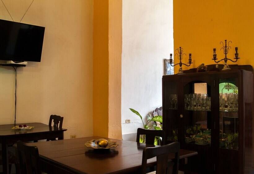 پانسیون Hostal Juventas