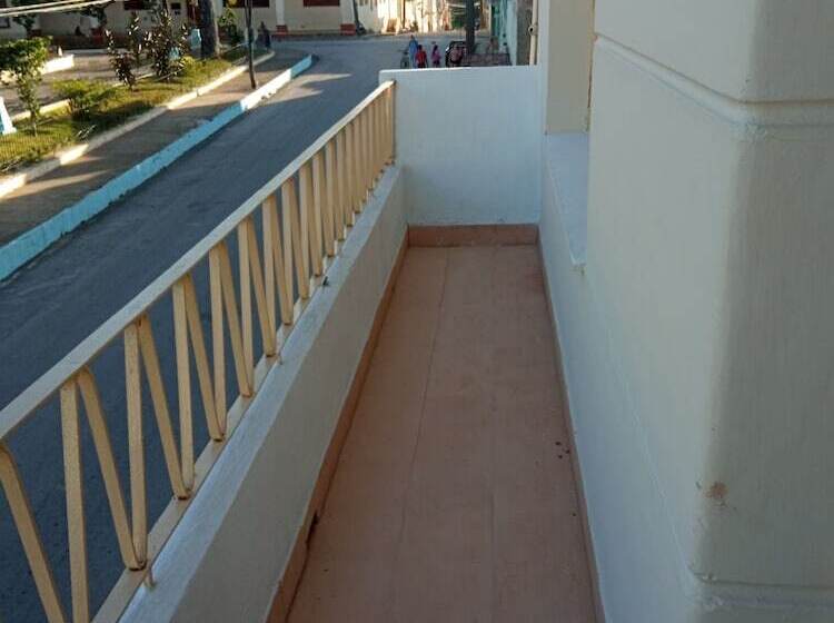 پانسیون Hostal La Caridad