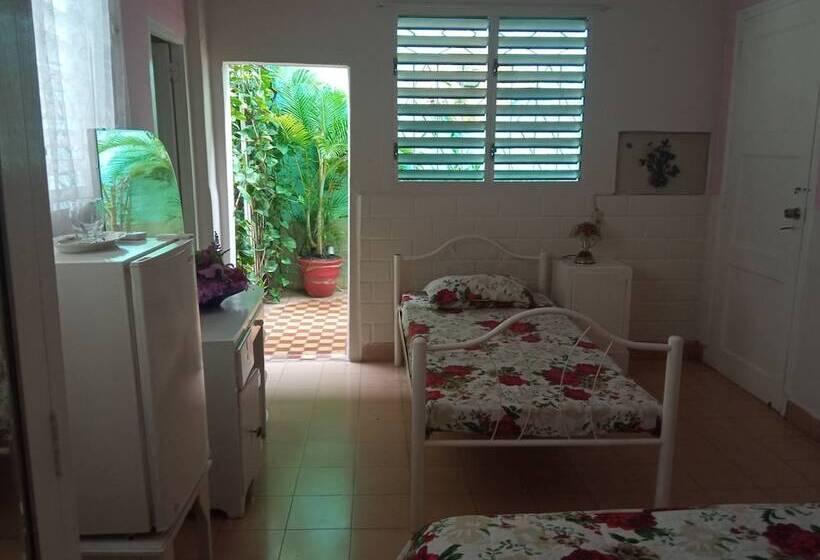 پانسیون Hostal La Caridad