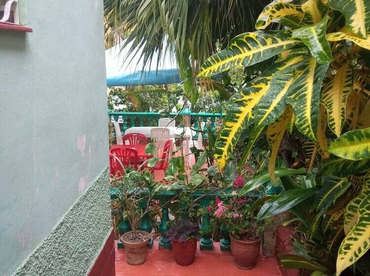 پانسیون Hostal La Caridad