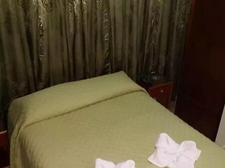 پانسیون Hostal Villa Mirty