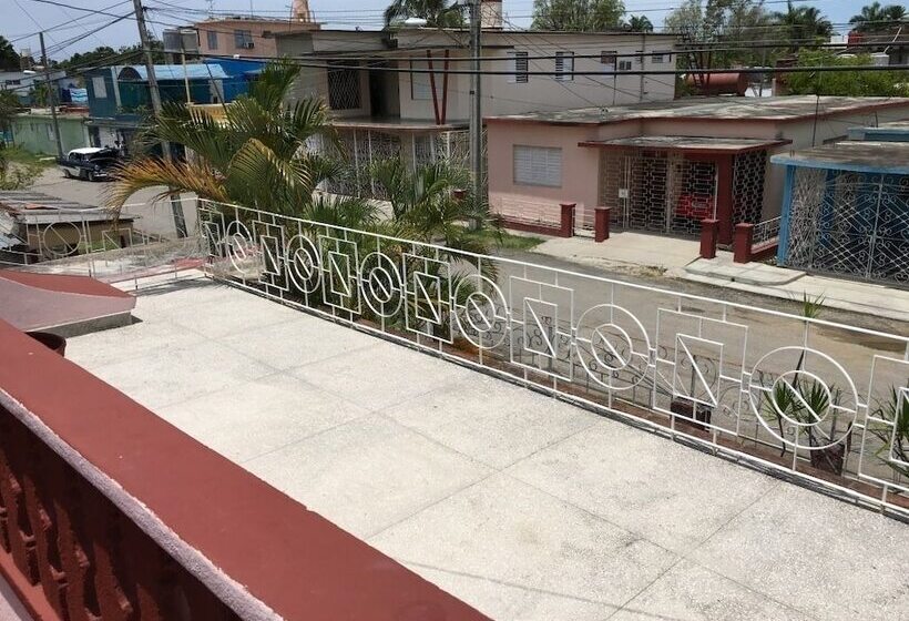 پانسیون Hostal Villa Mirty