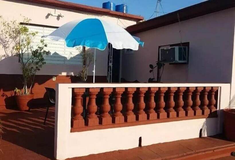 پانسیون Hostal Villa Mirty