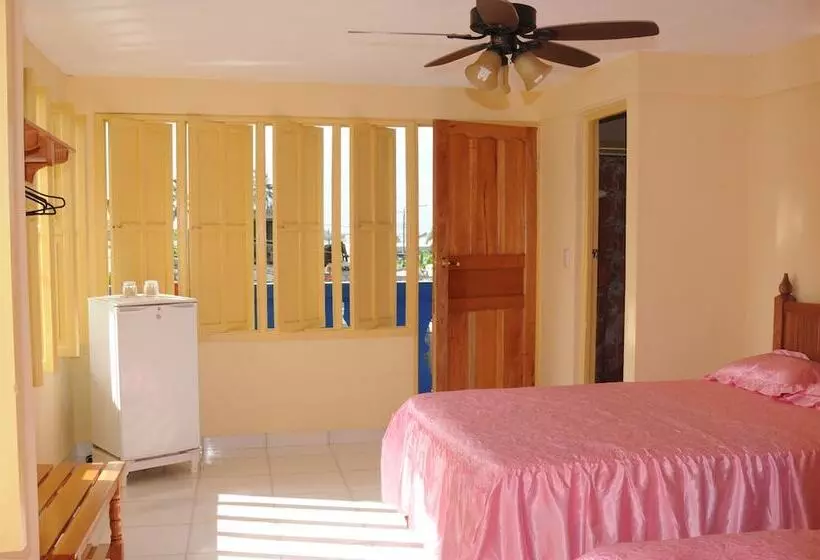 ペンション Casa Las Palmeras Baracoa