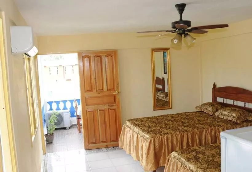 ペンション Casa Las Palmeras Baracoa