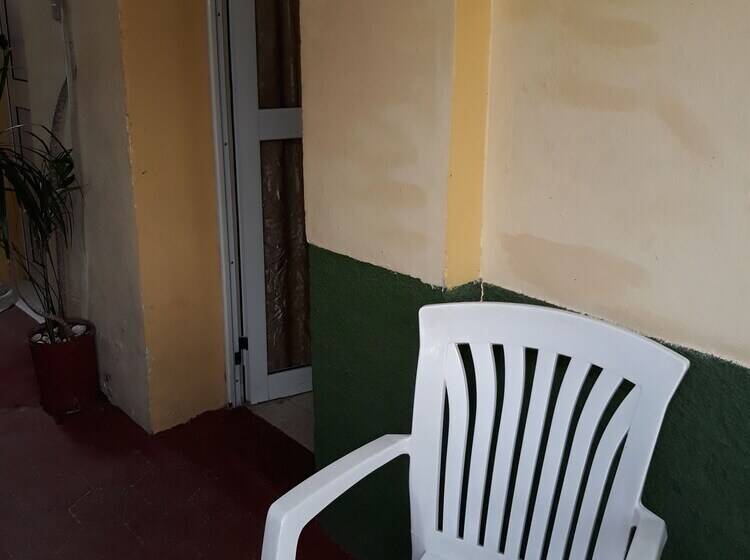 پانسیون Zaida House