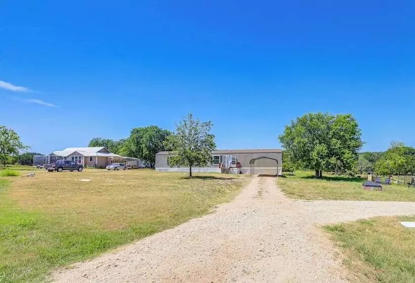 Pet Friendly Kempner Escape Near Parks & Trails!