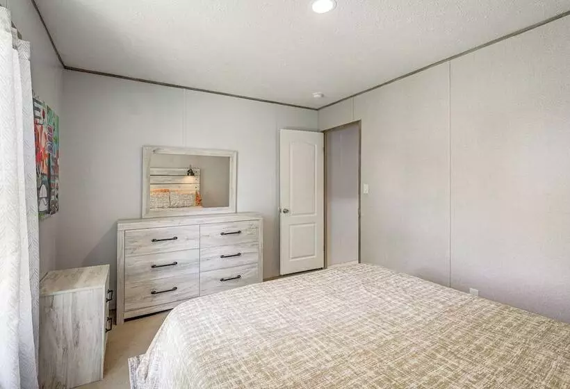 Pet Friendly Kempner Escape Near Parks & Trails!