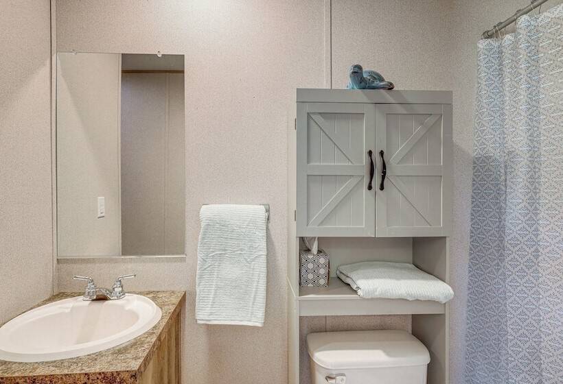 Pet Friendly Kempner Escape Near Parks & Trails!