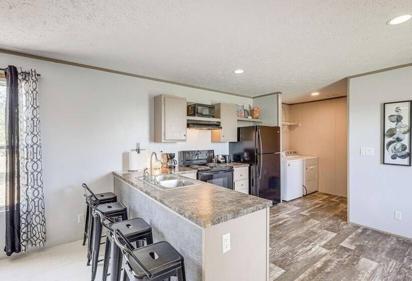 Pet Friendly Kempner Escape Near Parks & Trails!