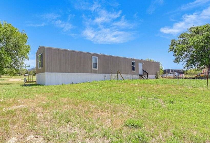 Pet Friendly Kempner Escape Near Parks & Trails!