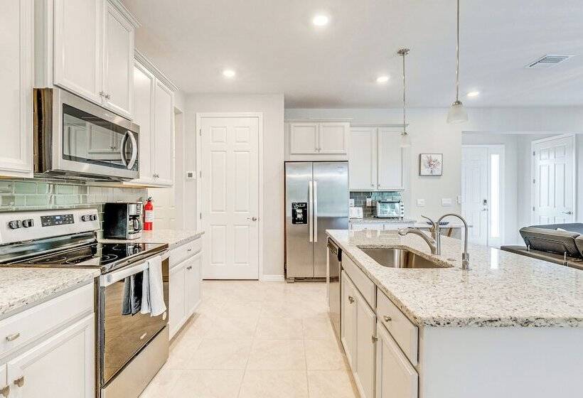 Pet Friendly Port Charlotte Home W/ Gas Grill!