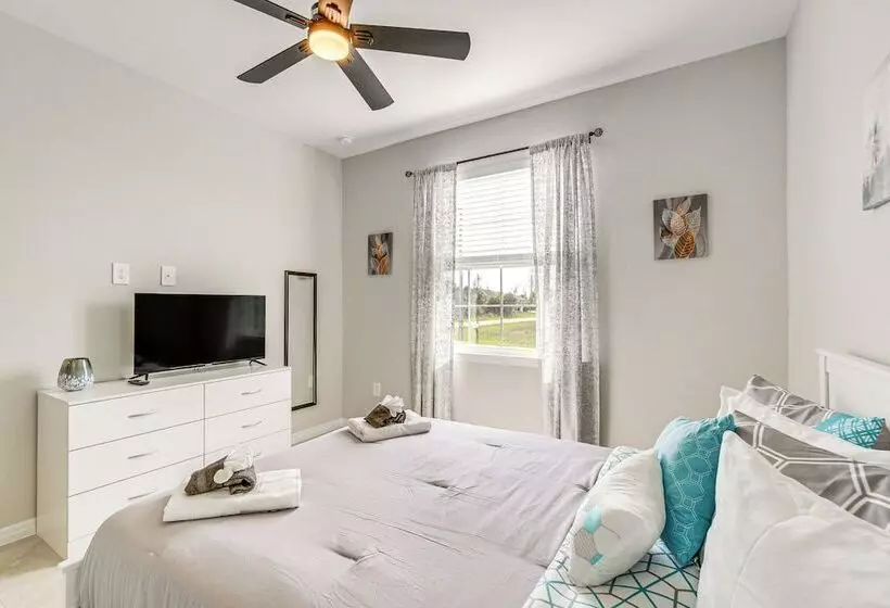 Pet Friendly Port Charlotte Home W/ Gas Grill!