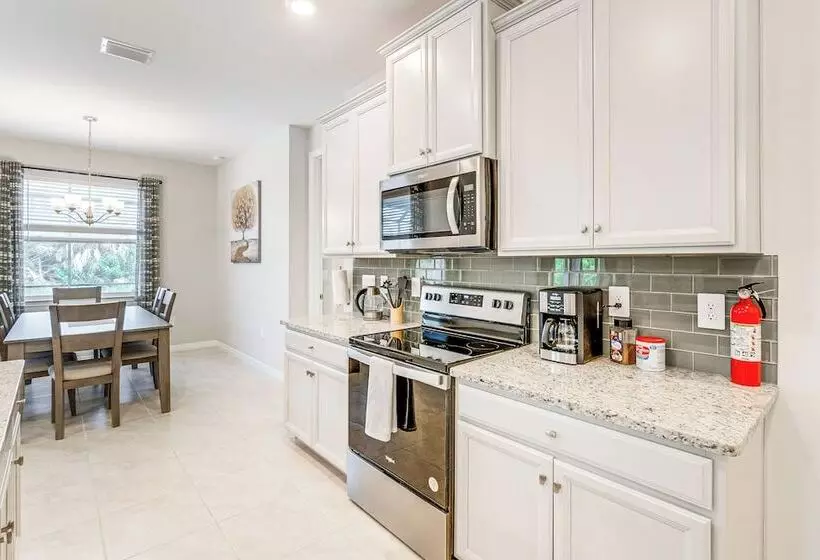 Pet Friendly Port Charlotte Home W/ Gas Grill!