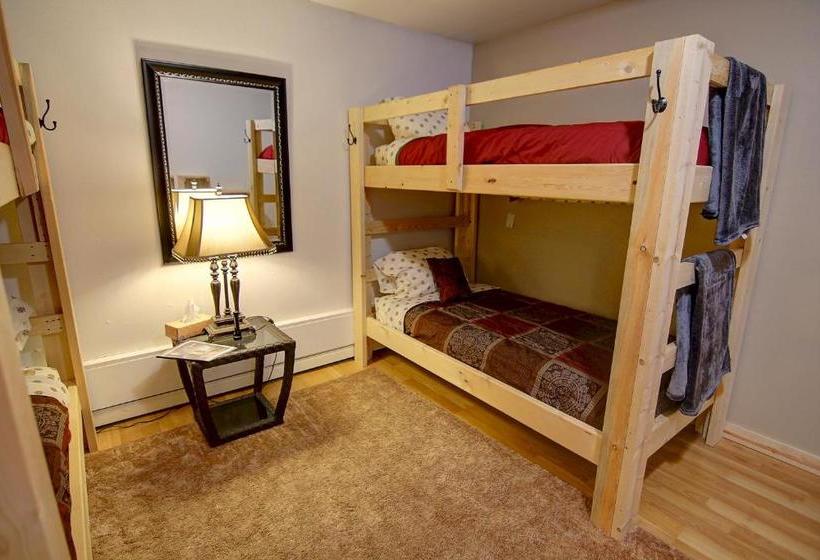 مبيت وإفطار Alaska's Heritage Lodge