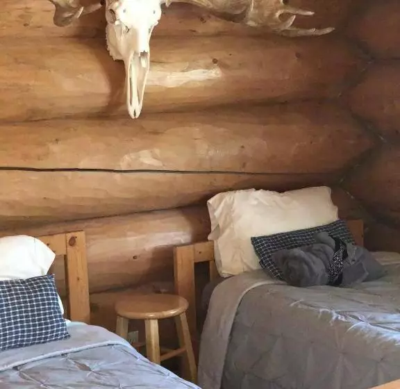 ベッドアンドブレックファースト Sawing Logzz Cabin