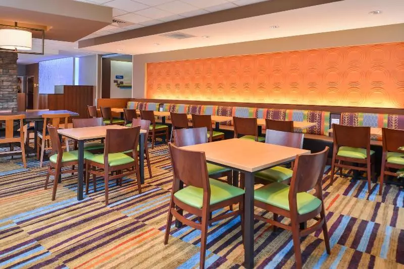 ホテル Fairfield Inn & Suites By Marriott St. Joseph