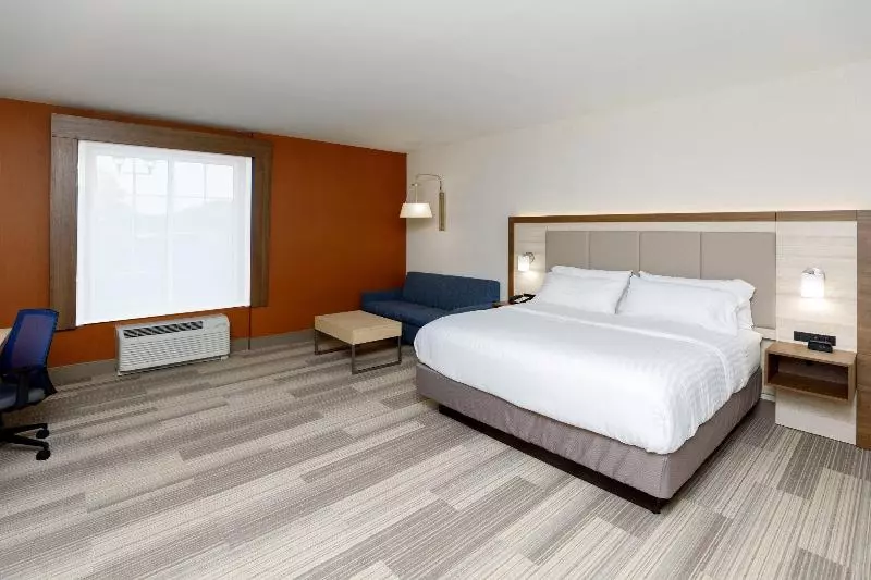 ホテル Holiday Inn Express & Suites   Sturbridge, An Ihg