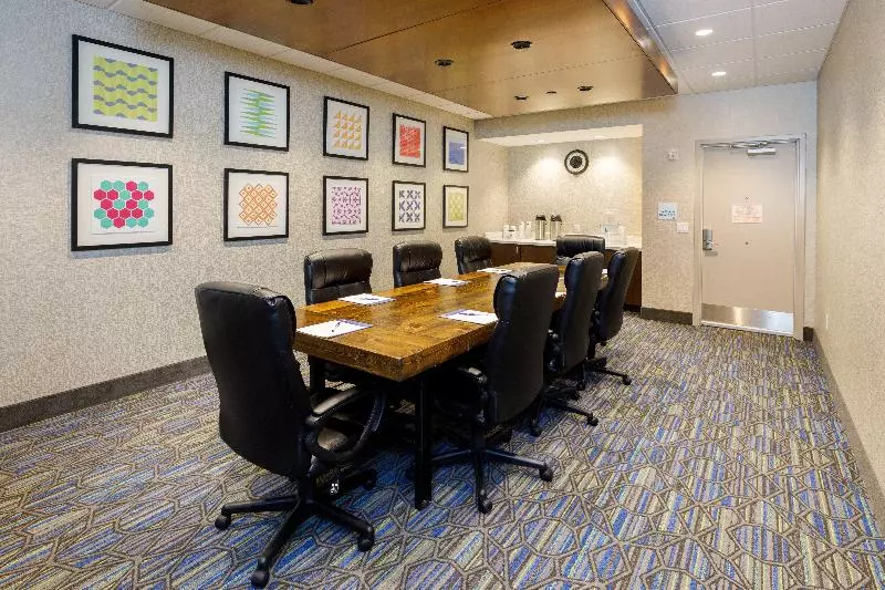 ホテル Holiday Inn Express & Suites   Sturbridge, An Ihg