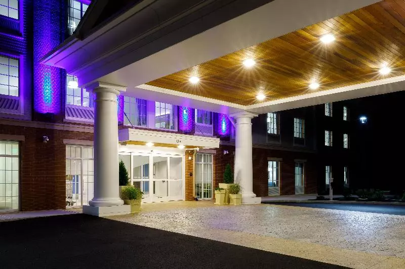 ホテル Holiday Inn Express & Suites   Sturbridge, An Ihg