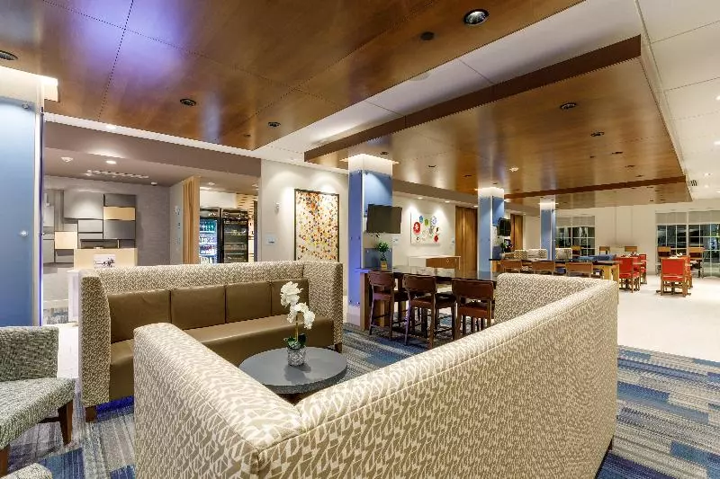 ホテル Holiday Inn Express & Suites   Sturbridge, An Ihg