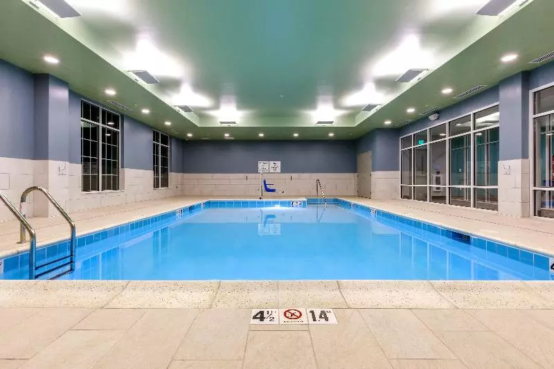 ホテル Holiday Inn Express & Suites   Sturbridge, An Ihg