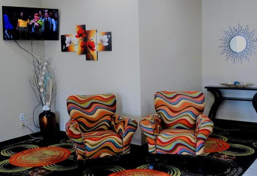 Отель Oak Tree Inn & Suites