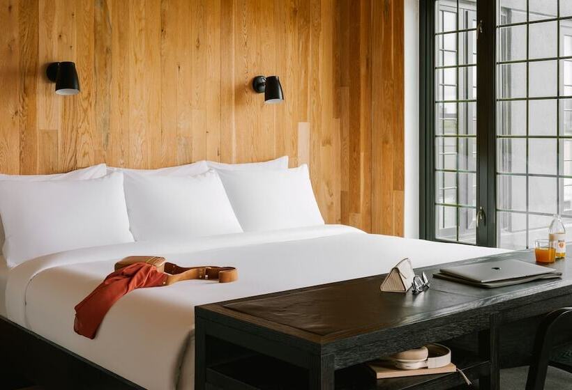 هتل Sonder The Industrialist