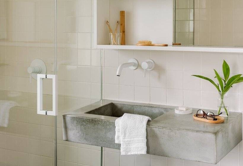 هتل Sonder The Industrialist