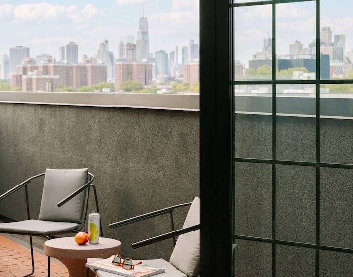 هتل Sonder The Industrialist