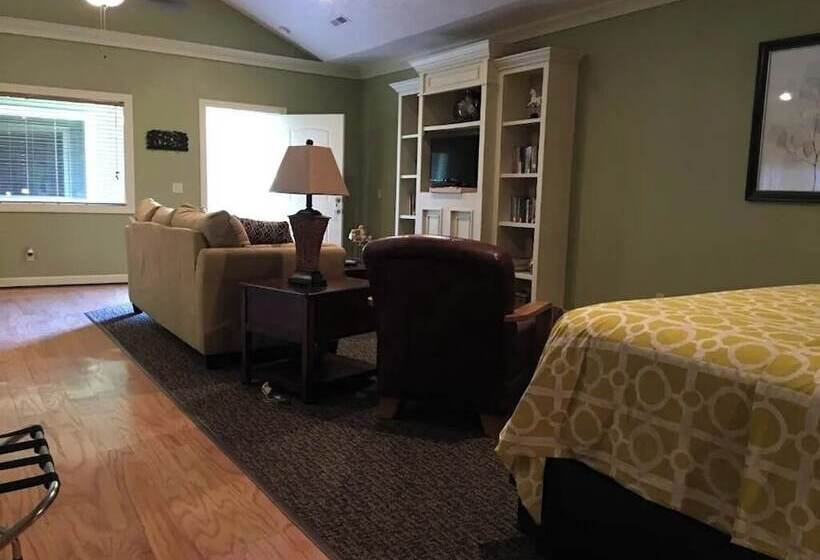 מוטל Southern Comfort Suites