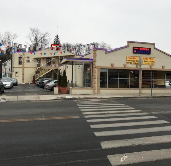 Waterbury Big Apple Motel